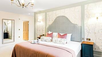 Coffres-forts dans les chambres, bureau, fer et planche à repasser