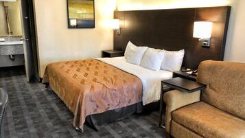 Cortinas blackout, tabla de planchar con plancha y wifi gratis