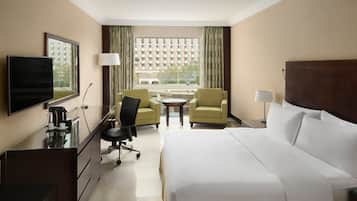 Minibar, in-room safe, desk, laptop workspace