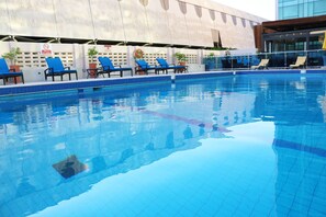 Outdoor pool - Swissotel Jeddah Al Hamra (Jeddah)