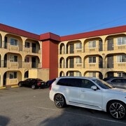 Hotels near airport deals