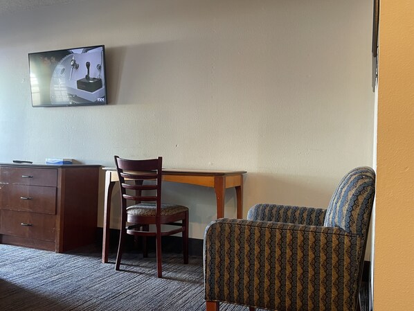 43-inch TV with satellite channels
