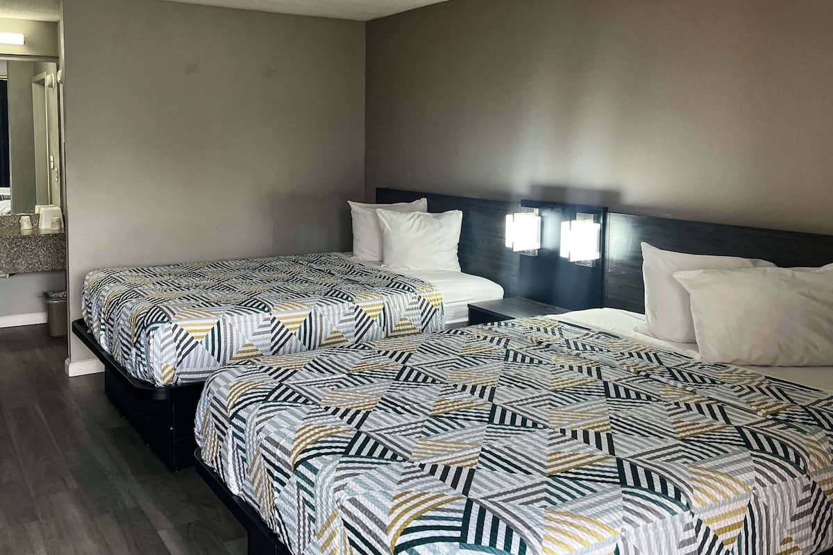 Skrivebord, wi-fi (inkludert) og sengetøy