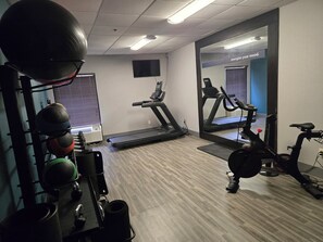 Exercise/lap pool