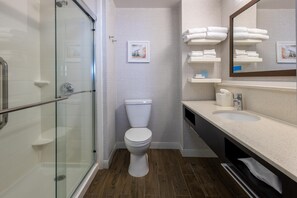 Bathroom shower - Hampton Inn Commerce (Commerce)