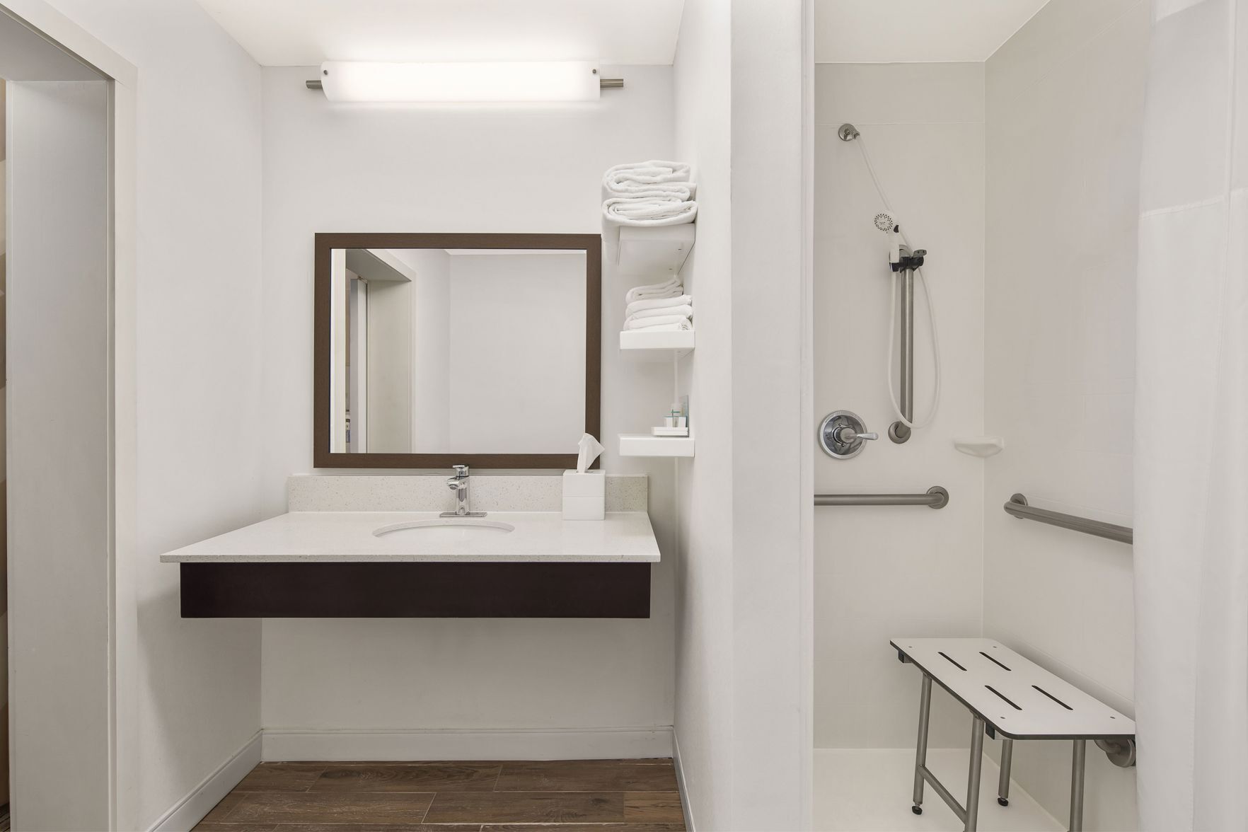 Bathroom | Combined shower/tub, deep soaking tub, designer toiletries, hair dryer