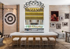 2 bars/lounges, lobby lounge