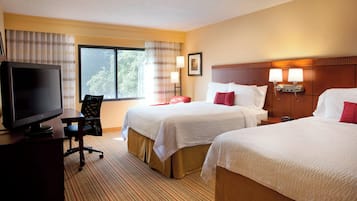 Premium bedding, desk, iron/ironing board, free cots/infant beds