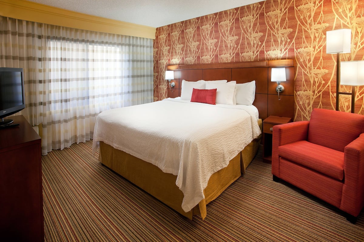 1 bedroom, premium bedding, desk, iron/ironing board