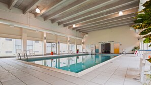 Piscine intérieure