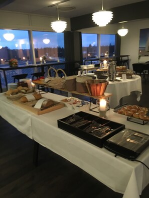 Desayuno continental incluido todos los días