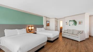 Camera, 2 letti queen, non fumatori, fronte oceano | Una scrivania, postazione laptop, tende oscuranti, ferro/asse da stiro