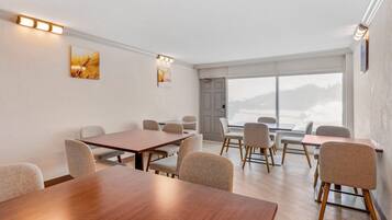 Free daily full breakfast