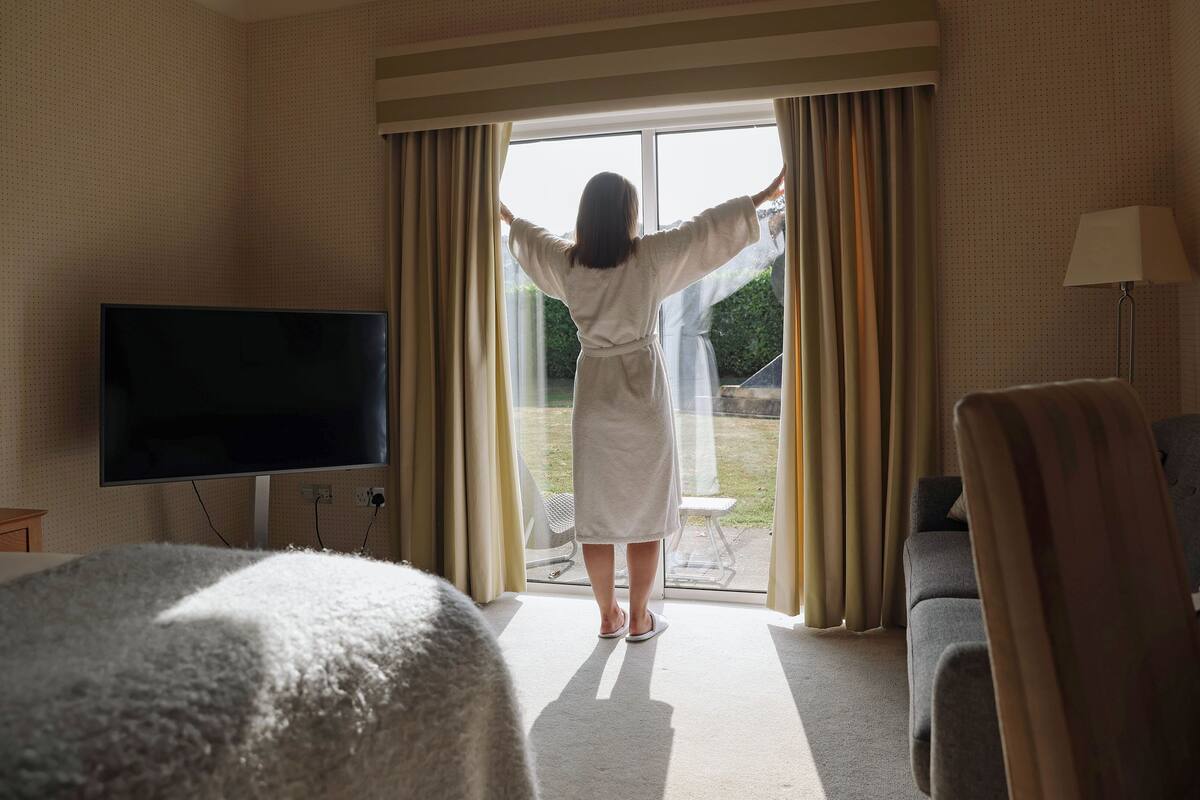 executive double | egyptian cotton sheets, hypo-allergenic bedding, minibar, in-room safe