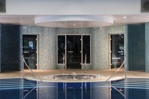 Bồn tắm spa trong nhà