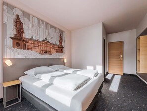 Habitació doble (French bed) | Escriptori, cortines opaques i habitacions insonoritzades 