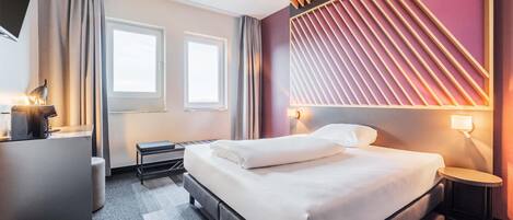 Premium-dobbeltværelse | Skrivebord, mørklægningsgardiner, lydisolering, gratis Wi-Fi