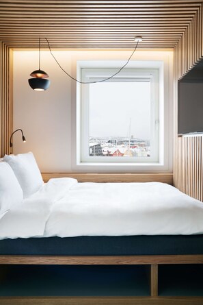 In-room safe, desk, laptop workspace, free WiFi - Radisson Blu Hotel, Tromso (Tromsø)