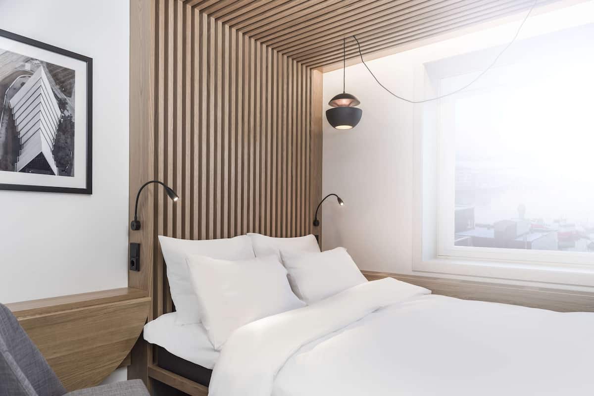 In-room safe, desk, laptop workspace, free WiFi
