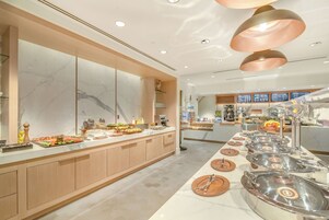 Daily cooked-to-order breakfast for a fee