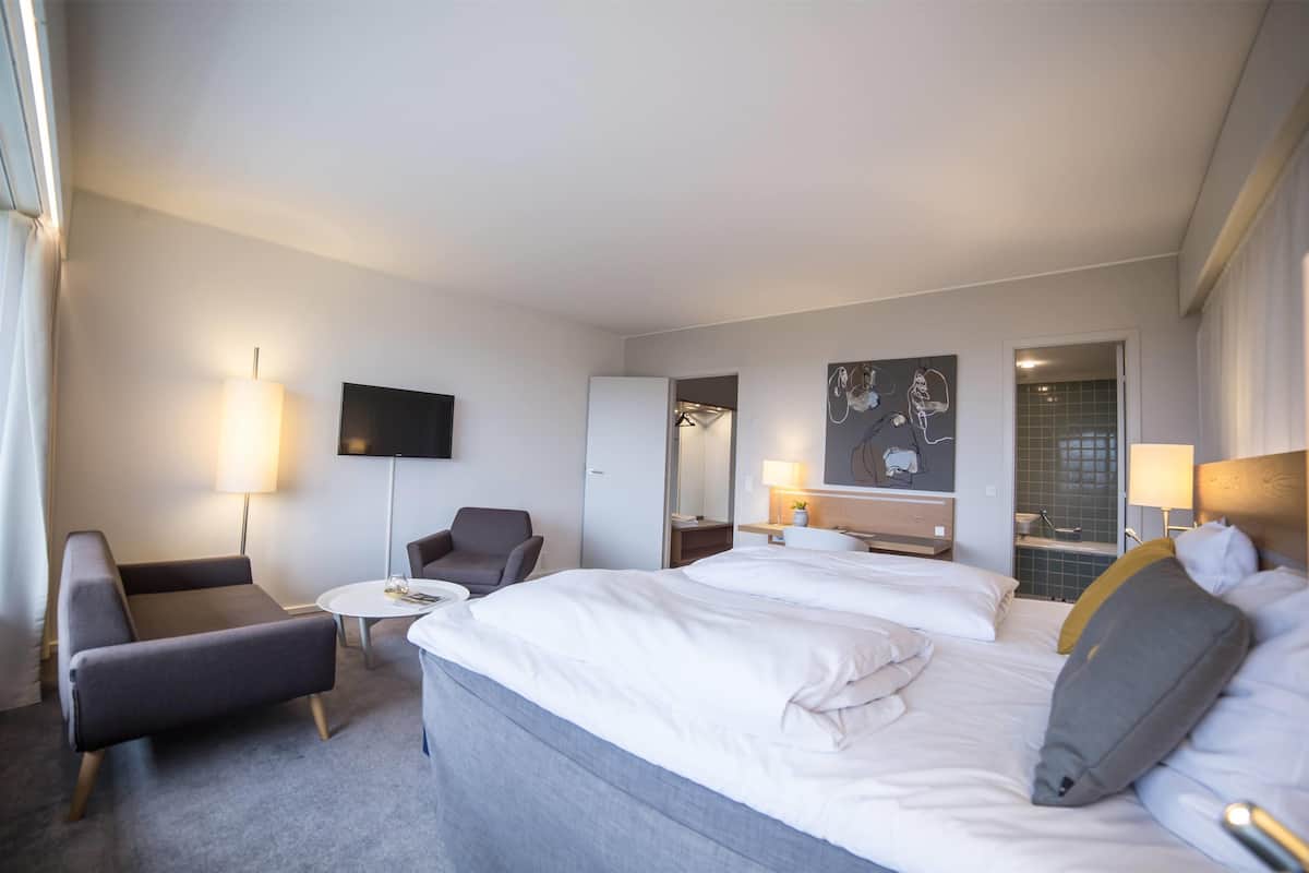 1 bedroom, premium bedding, in-room safe, individually decorated