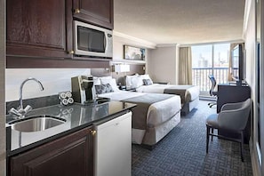 Egyptian cotton sheets, premium bedding, pillowtop beds, in-room safe - Best Western Plus Ottawa Downtown Suites (Ottawa)