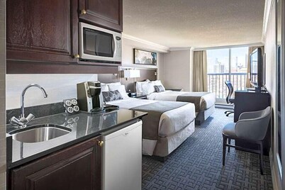 Best Western Plus Ottawa Downtown Suites