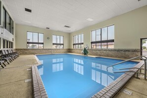 Indoor pool - Best Western Angus Inn (Great Bend)
