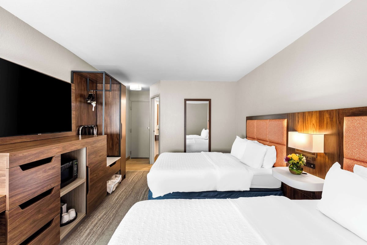 desk, blackout curtains, iron/ironing board, free wifi