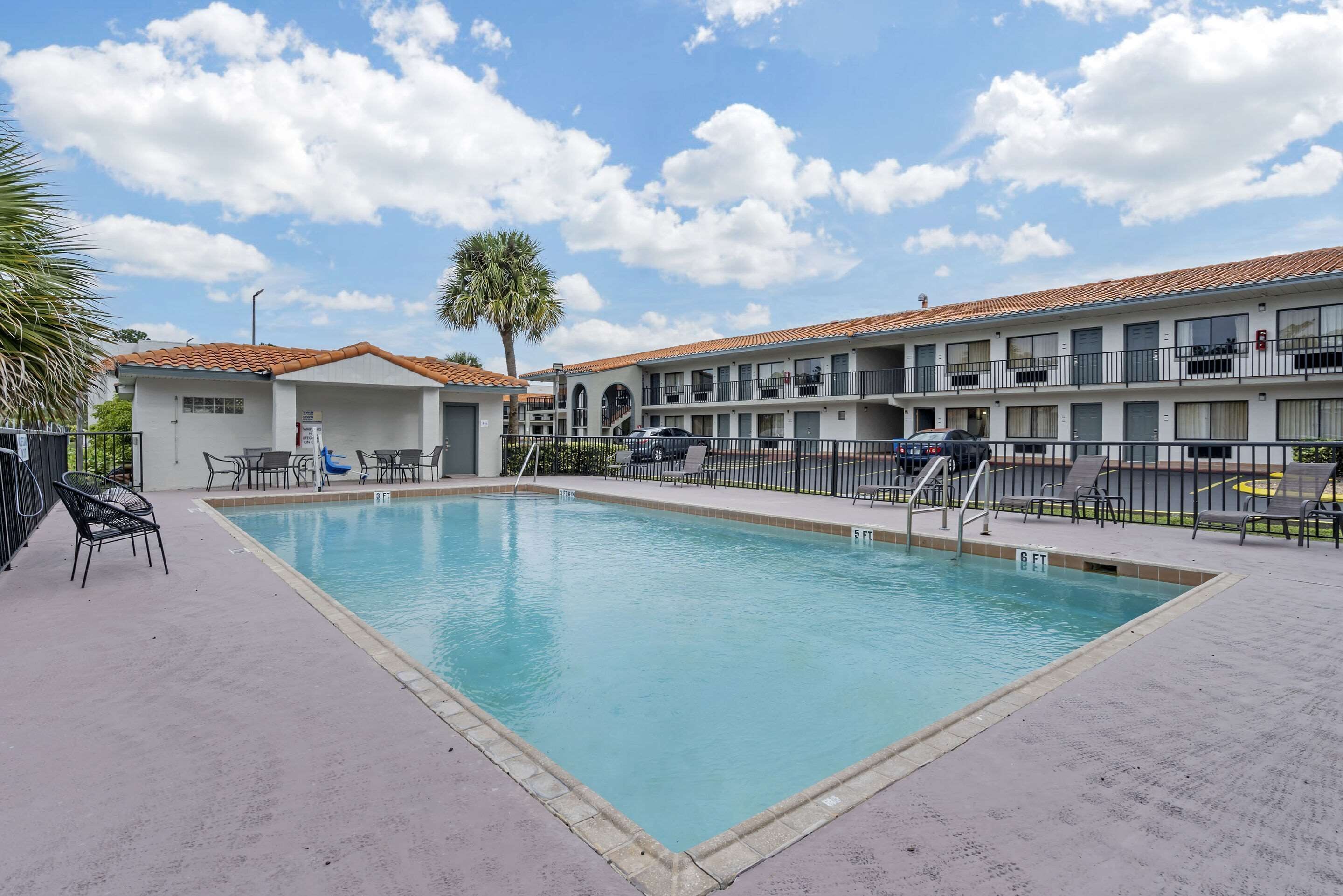 Photo - Quality Inn & Suites Orlando East - UCF Area