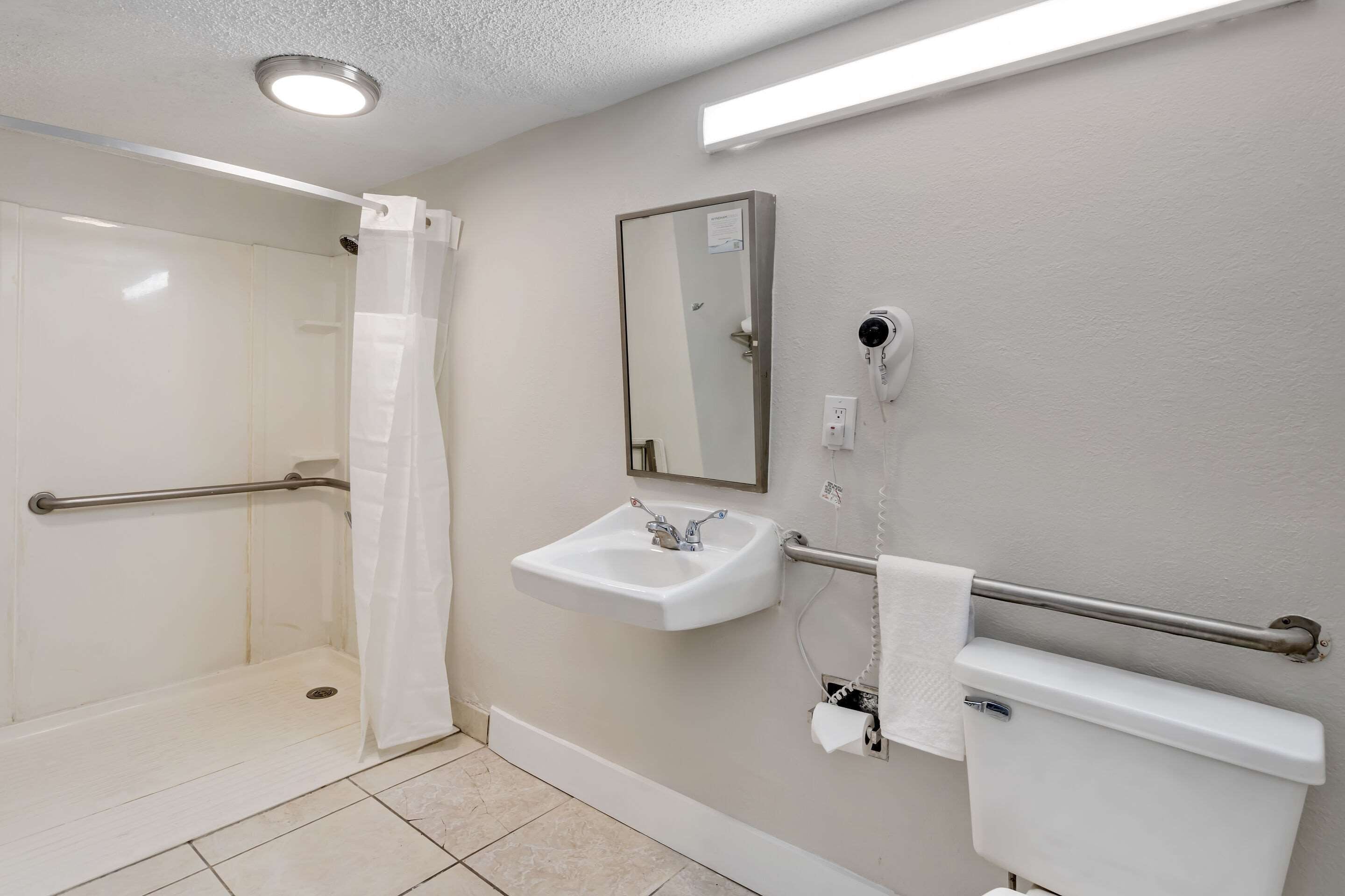 Photo - Quality Inn & Suites Orlando East - UCF Area