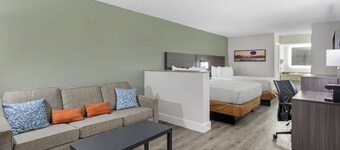 Quality Inn & Suites Orlando East - UCF Area