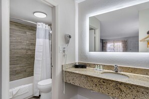 1 bedroom, individually furnished, desk, iron/ironing board - Quality Inn & Suites Orlando East - UCF Area (Orlando)