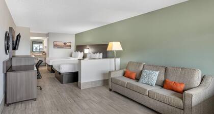 Quality Inn & Suites Orlando East - UCF Area