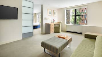 Junior Suite | Premium bedding, in-room safe, desk, laptop workspace