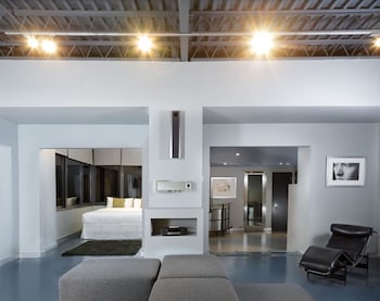 Penthouse | In-room safe, desk, iron/ironing board, free WiFi at The Shoreham Hotel