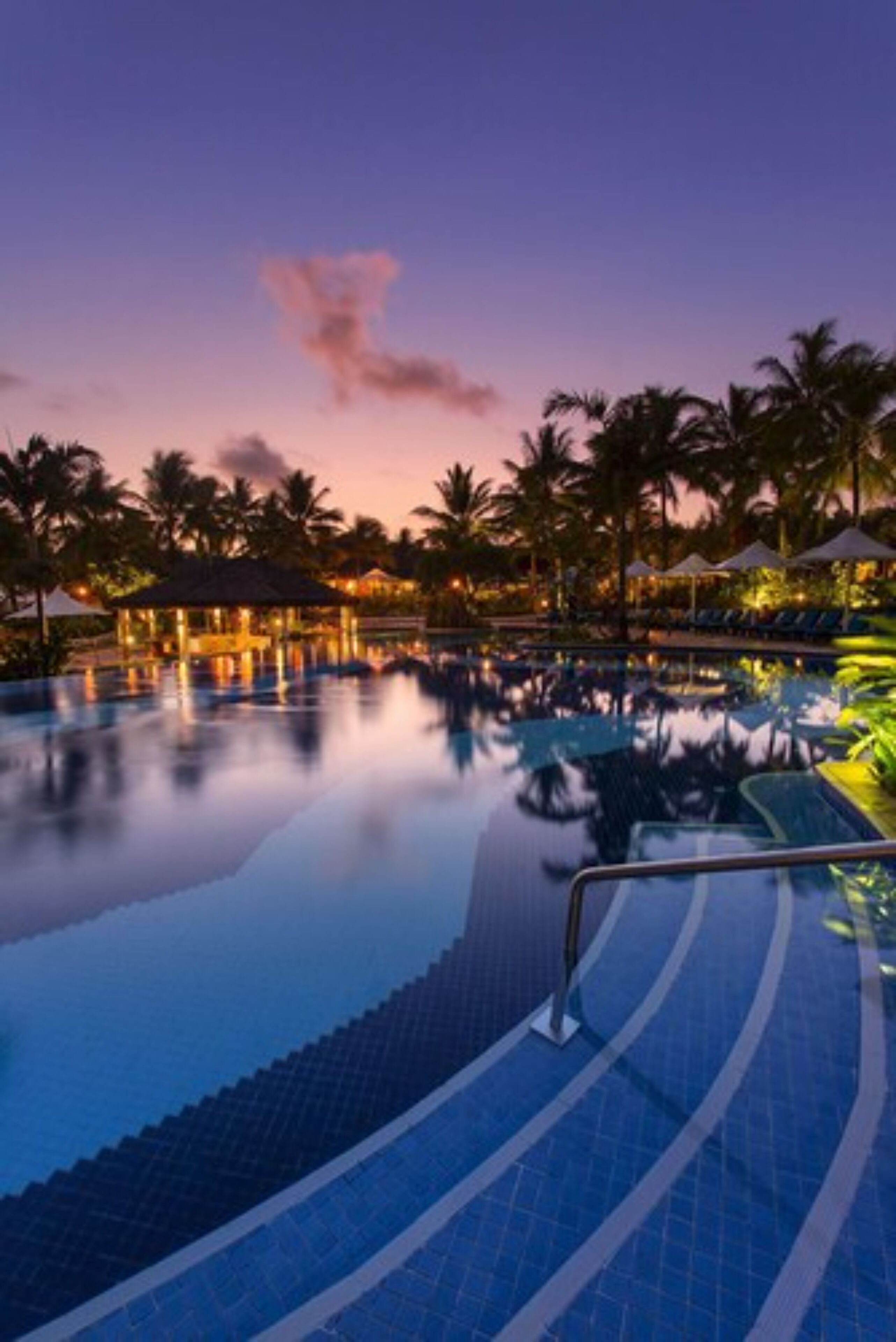 3 outdoor pools, pool umbrellas, pool loungers