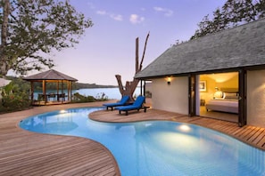Chambre, 1 trÚs grand lit, piscine privée, vue sur la lagune (Efate Pool Villa) | Vue de la chambre