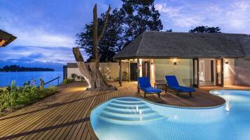 Chambre, 1 trÚs grand lit, piscine privée, vue lagon (Efate Pool Villa) | Piscine privée