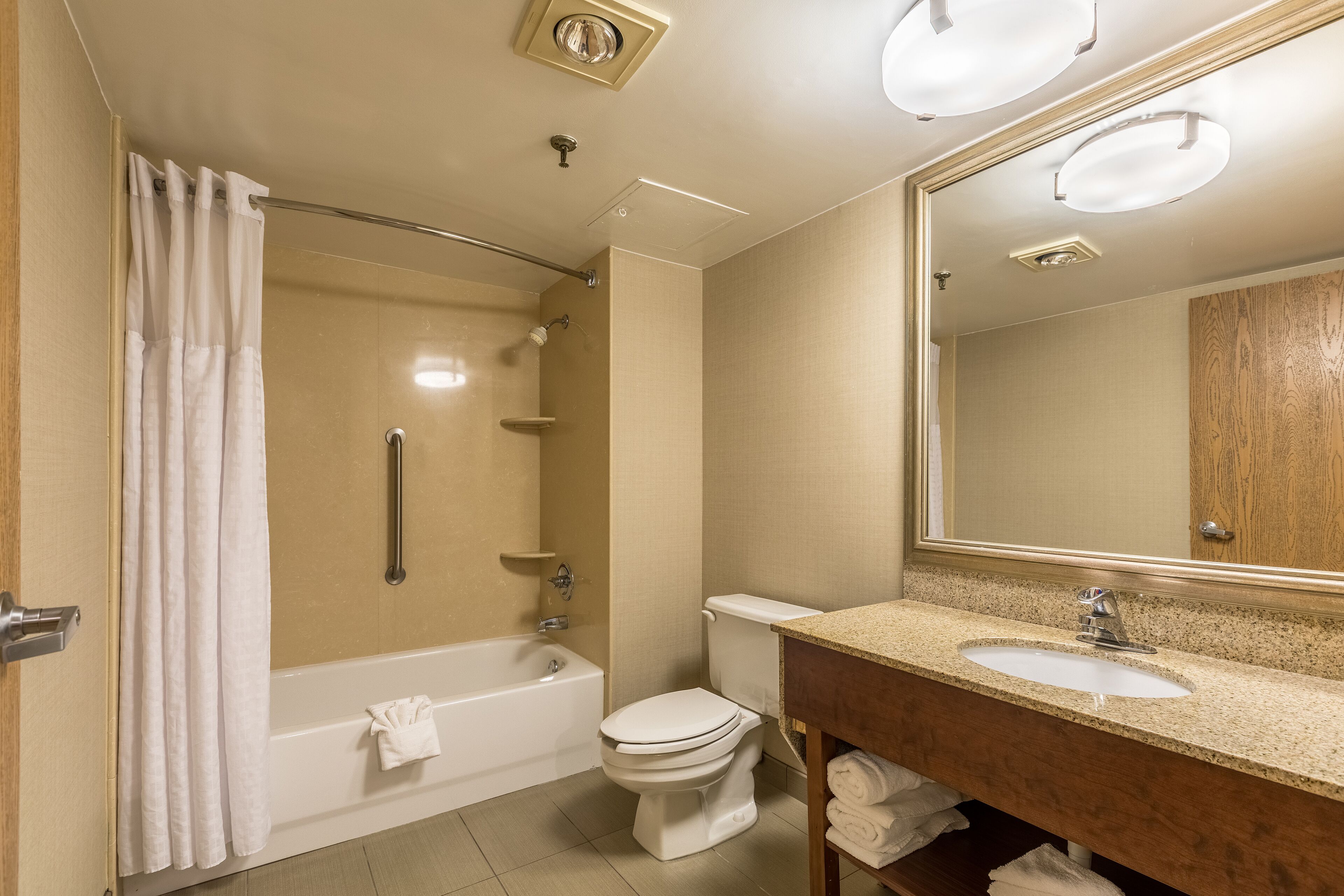 combined shower/bathtub, free toiletries, hair dryer, towels