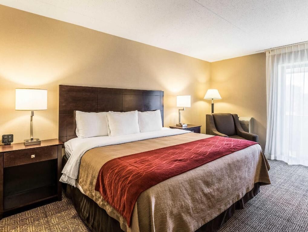 Desk, iron/ironing board, free cribs/infant beds, free WiFi