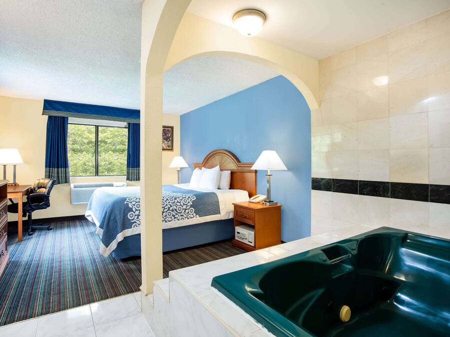 Svit - 1 kingsize-säng - icke-rökare | Skrivbord, strykjärn/strykbräda, extrasängar och gratis wi-fi