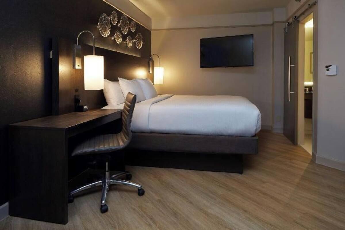 Literie de qualité supérieure, coffres-forts dans les chambres, bureau