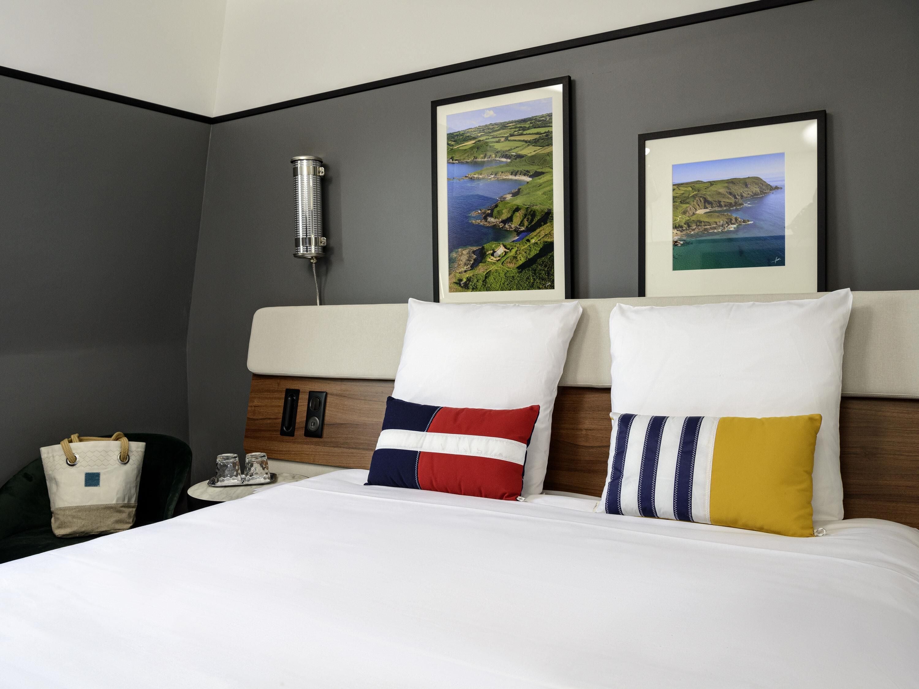 Chambre Supérieure, 1 grand lit | Minibar, coffres-forts dans les chambres, bureau, rideaux occultants