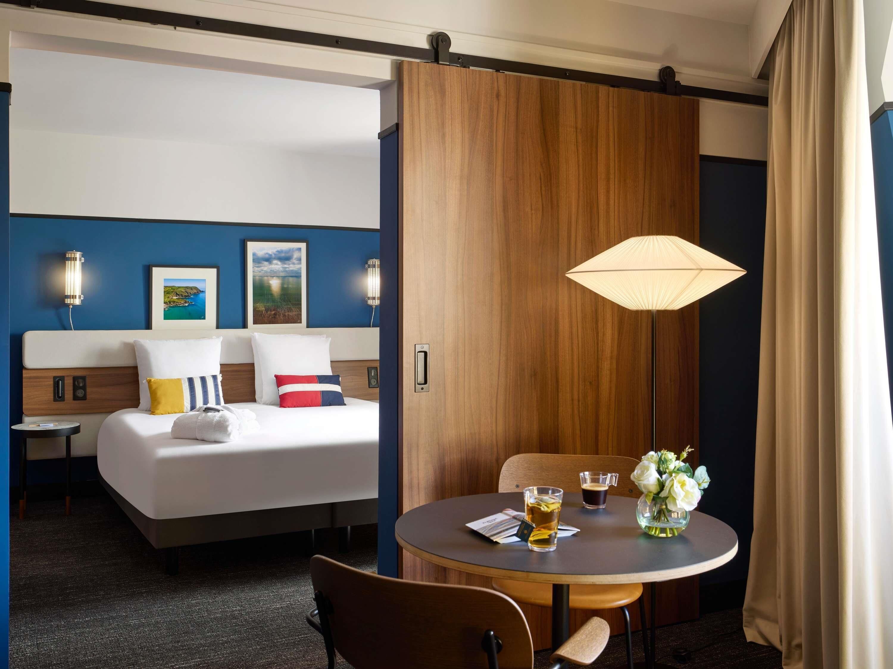 Superior-værelse - 1 kingsize-seng med sovesofa | Minibar, pengeskab på værelset, skrivebord, mørklægningsgardiner