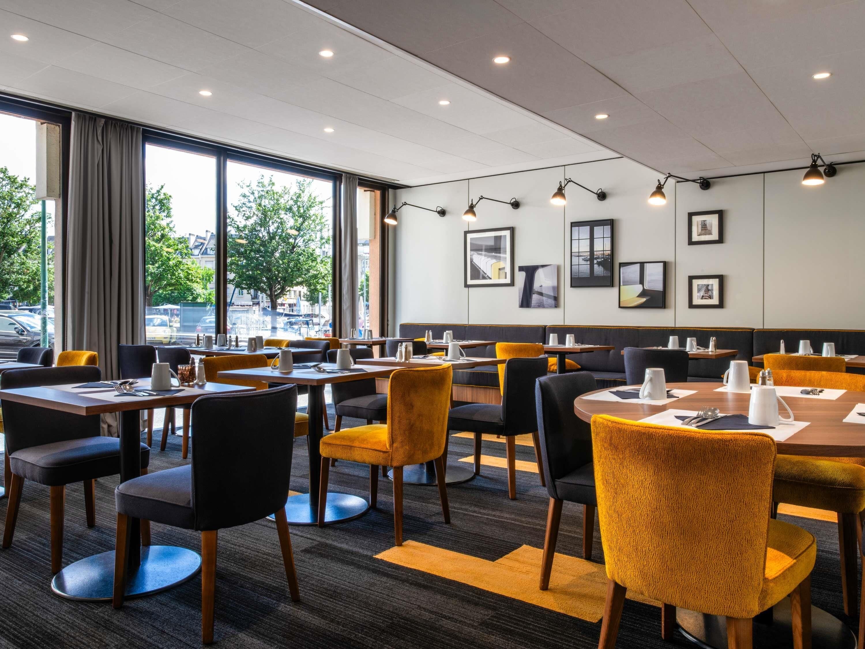 Daily buffet breakfast (EUR 21 per person)