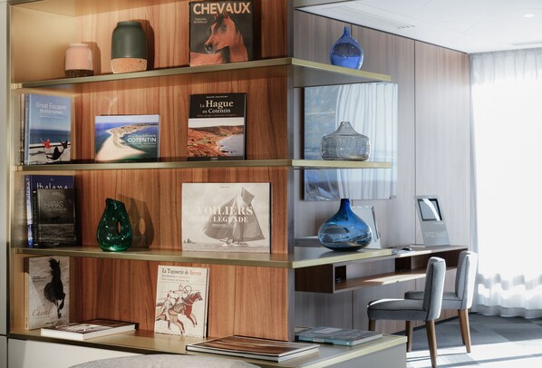 Lobby sitting area - Mercure Caen Centre Port de Plaisance (Caen)