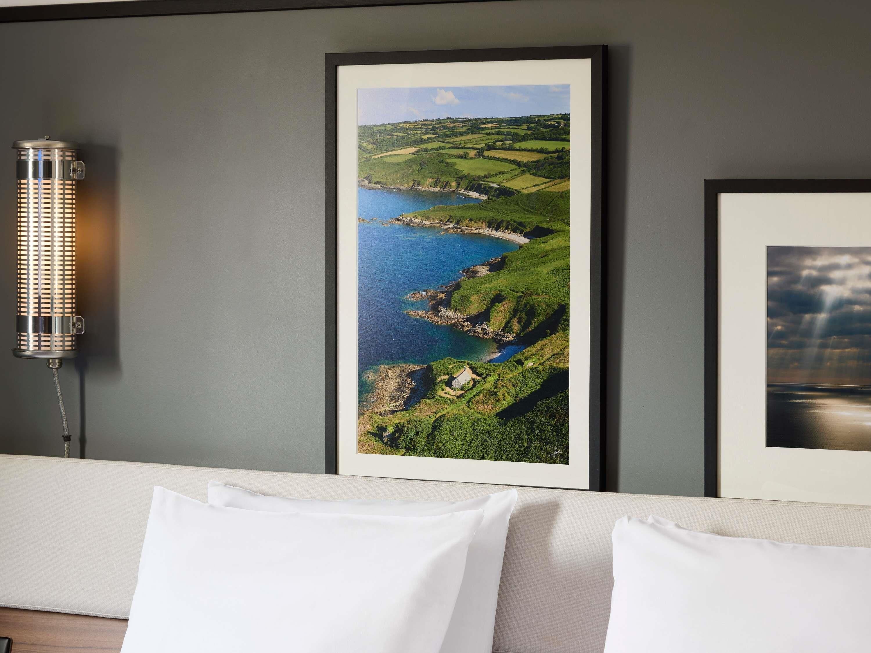 Rom – classic, 1 queensize-seng | Minibar, safe på rommet, skrivebord og blendingsgardiner