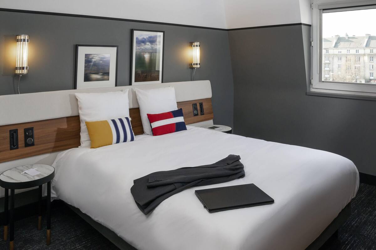 minibar, in-room safe, desk, blackout curtains