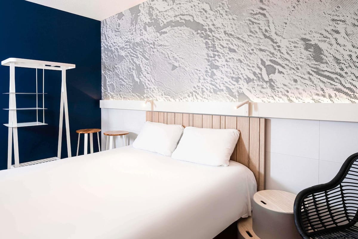 Standard Room, 1 Double Bed | In-room safe, individually decorated, individually furnished, desk